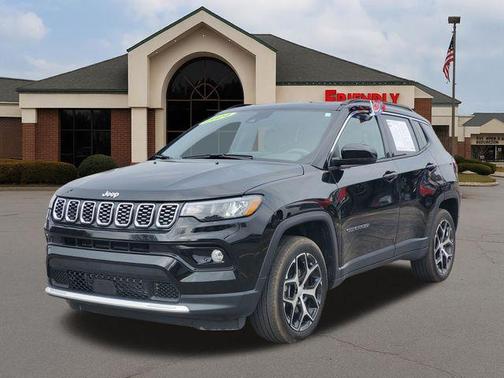 Diamond Black Crystal Pearlcoat 2024 Jeep Compass Limited