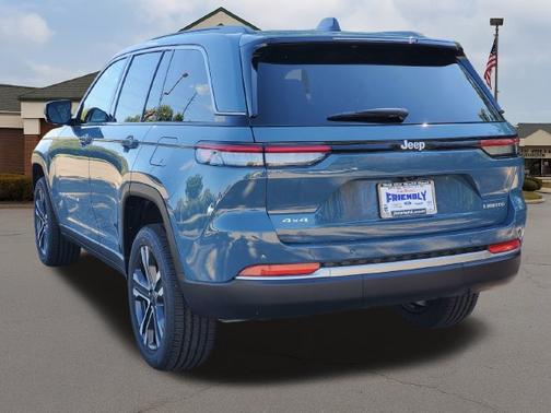 Steel Blue 2027 Jeep Grand Cherokee Limited Reserve 4x4