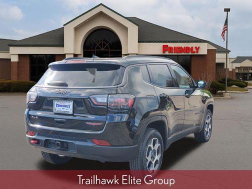 Diamond Black Crystal Pearlcoat 2022 Jeep Compass Trailhawk