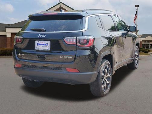 Diamond Black Crystal Pearlcoat 2026 Jeep Compass Limited