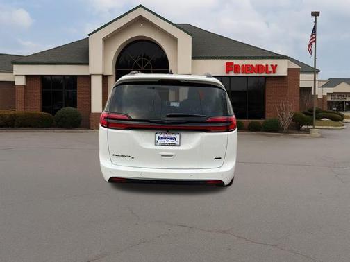 2026 Chrysler Pacifica L