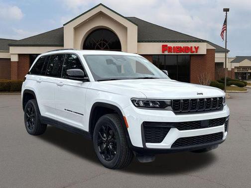 Bright White Clearcoat 2026 Jeep Grand Cherokee Altitude