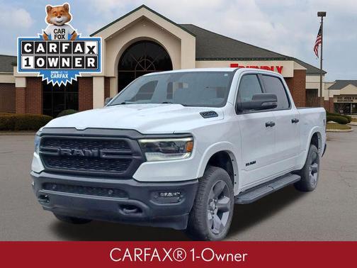 Bright White Clearcoat 2023 RAM 1500 Big Horn/Lone Star