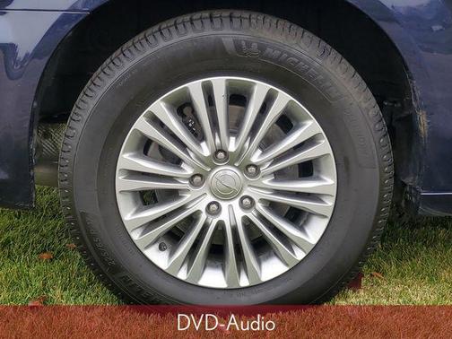 2014 Chrysler Town & Country Touring-L