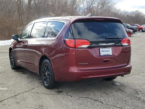 2022 Chrysler Voyager LX
