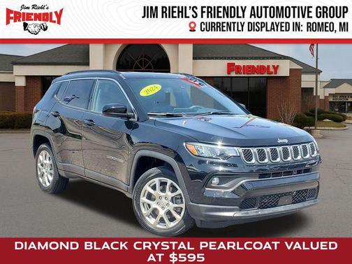 Diamond Black Crystal Pearlcoat 2024 Jeep Compass Latitude Lux