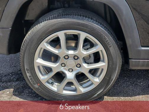 Diamond Black Crystal Pearlcoat 2024 Jeep Compass Latitude Lux