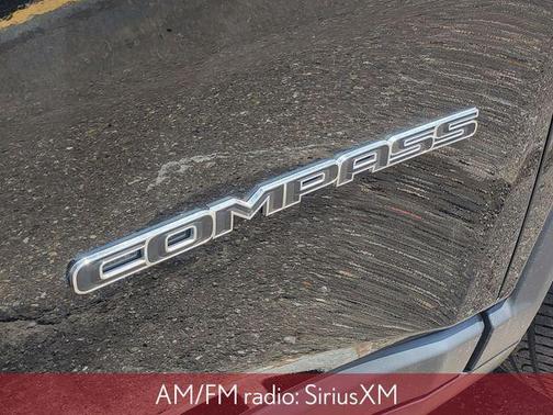 Diamond Black Crystal Pearlcoat 2024 Jeep Compass Latitude Lux