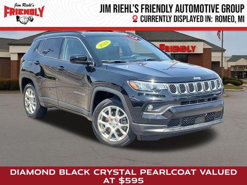 Diamond Black Crystal Pearlcoat 2024 Jeep Compass Latitude Lux