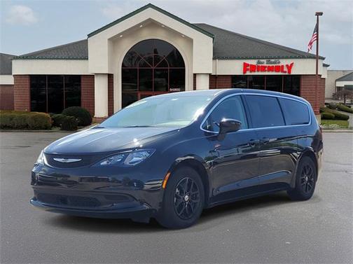 2022 Chrysler Voyager LX