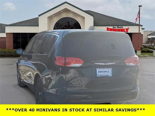 2022 Chrysler Voyager LX