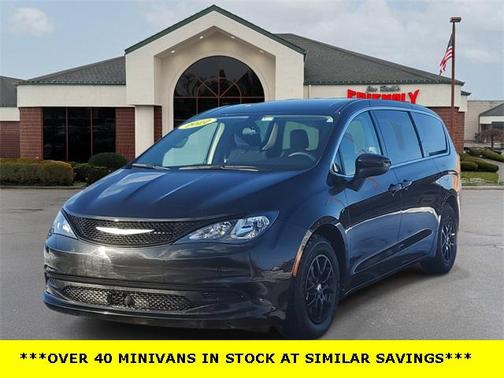 2022 Chrysler Voyager LX