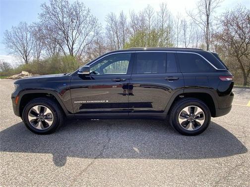 2025 Jeep Grand Cherokee 4xe Base