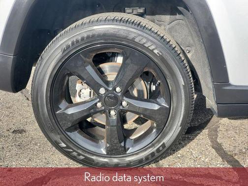 Silver Zynith 2024 Jeep Grand Cherokee Altitude