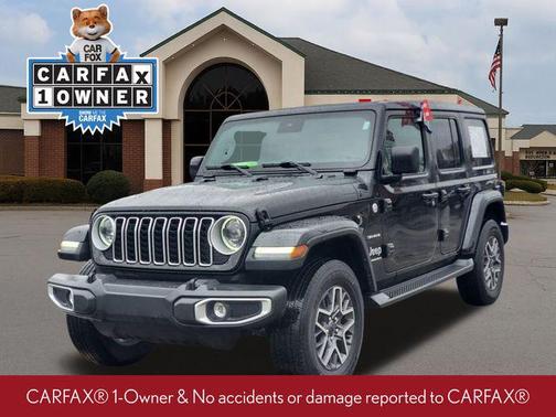 Black Clearcoat 2024 Jeep Wrangler 4-Door Sahara 4x4