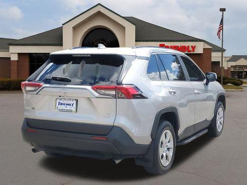 2020 Toyota RAV4 LE