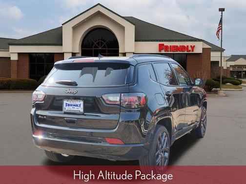 Diamond Black Crystal Pearlcoat 2025 Jeep Compass Limited