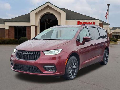 Velvet Red Pearlcoat 2021 Chrysler Pacifica Touring L