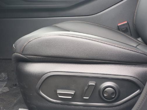 Silver Zynith Clearcoat 2026 Jeep Cherokee Limited