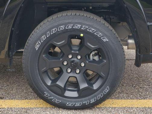 Diamond Black Crystal Pearlcoat 2026 RAM 1500 Big Horn/Lone Star