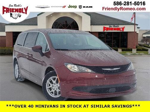 2022 Chrysler Voyager LX