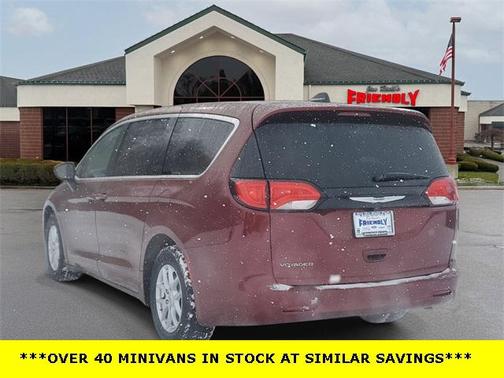 2022 Chrysler Voyager LX