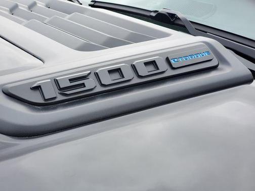 Diamond Black Crystal Pearlcoat 2026 RAM 1500 Laramie