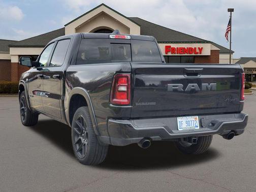 Diamond Black Crystal Pearlcoat 2026 RAM 1500 Laramie