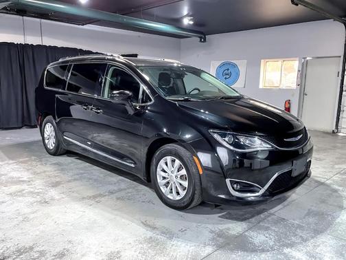 2018 Chrysler Pacifica Touring-L