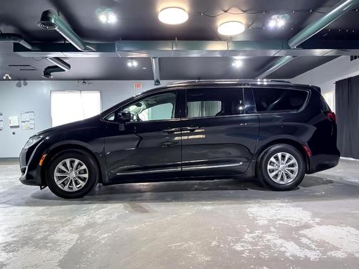 2018 Chrysler Pacifica Touring-L