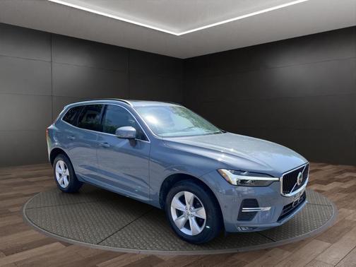 Thunder Gray 2022 Volvo XC60 B5 Momentum