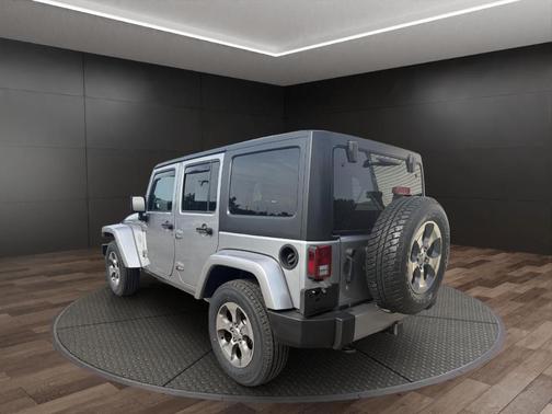 Gray 2018 Jeep Wrangler JK Unlimited Sahara