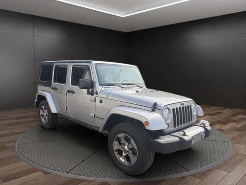 Gray 2018 Jeep Wrangler JK Unlimited Sahara