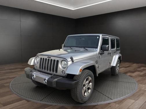 Gray 2018 Jeep Wrangler JK Unlimited Sahara