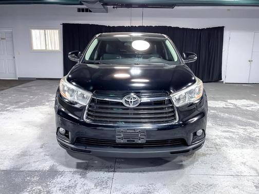 2014 Toyota Highlander LE
