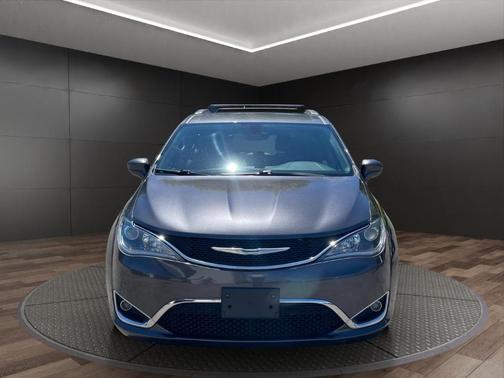 Gray 2018 Chrysler Pacifica Touring-L