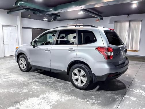 2016 Subaru Forester 2.5i