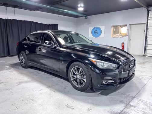 2015 INFINITI Q50 Base