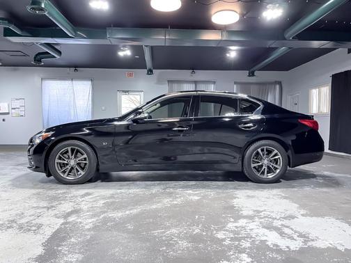 2015 INFINITI Q50 Base
