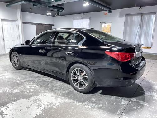 2015 INFINITI Q50 Base
