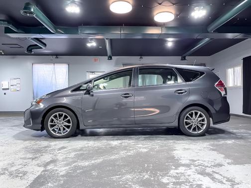 2017 Toyota Prius v Three