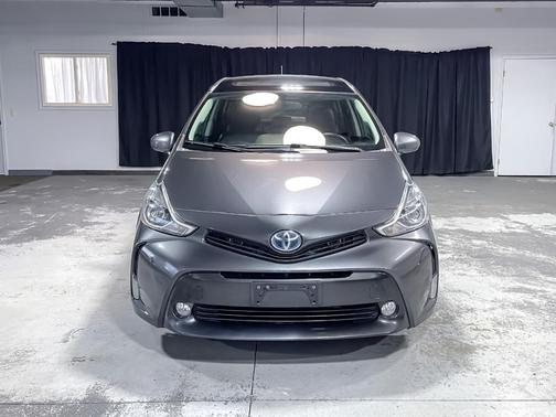2017 Toyota Prius v Three