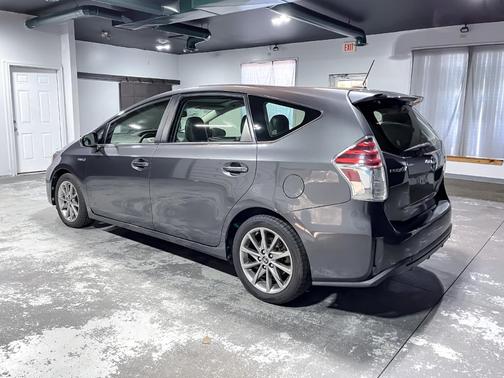 2017 Toyota Prius v Three
