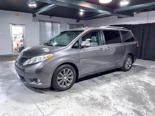 2013 Toyota Sienna XLE