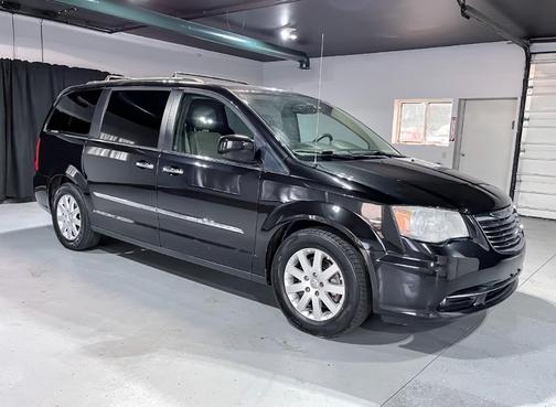 2015 Chrysler Town & Country Touring