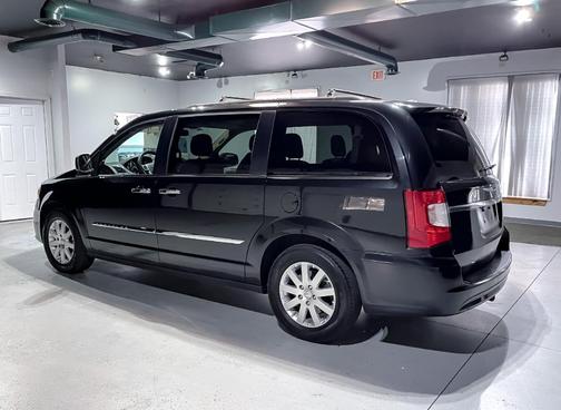 2015 Chrysler Town & Country Touring