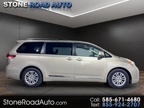 Champagne 2014 Toyota Sienna XLE