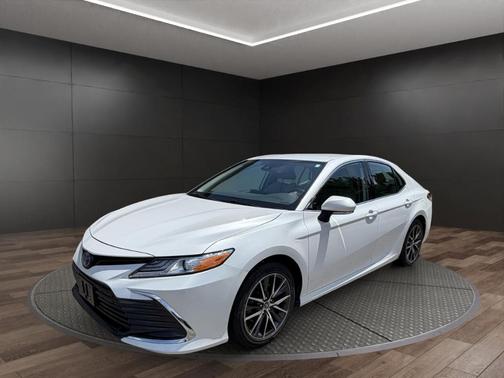 White 2023 Toyota Camry Hybrid XLE