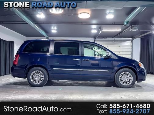 2016 Chrysler Town & Country Touring-L