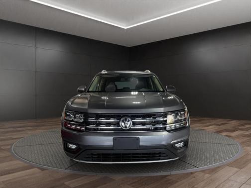 Platinum Gray Metallic 2019 Volkswagen Atlas 3.6L SE